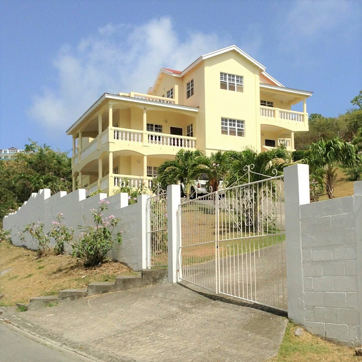 House for sale pic 1